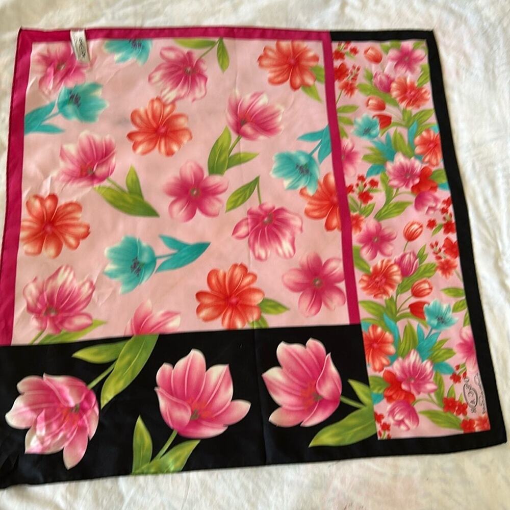 Oscar de la Renta Scarf 21” x 21” 100% Silk